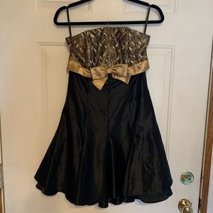 Jessica Mclintock short formal dress